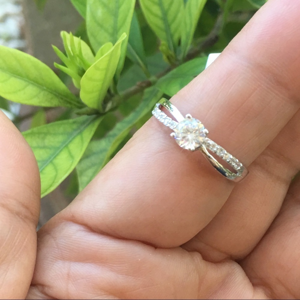 ❤️NEW Sterling Silver Cz Ring Sz 8❤️